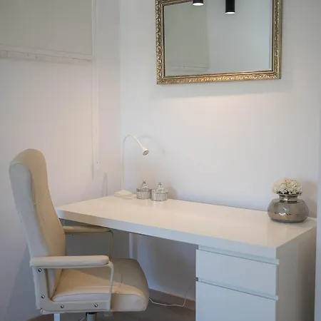 Casamar - Upscale One-bedroom By The Sea Apartment Larnaka